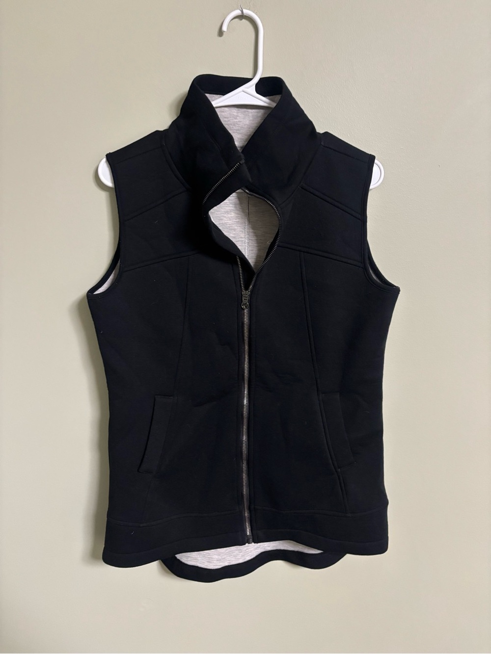 Betsey Johnson Performance Funnel Neck Scuba Vest Black Size Medium Sporty Chic